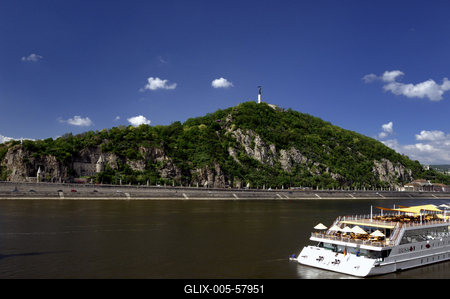Budapest, a Gellért hegy és a Duna-stock-foto