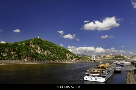 Budapest, a Gellért hegy és a Duna-stock-foto