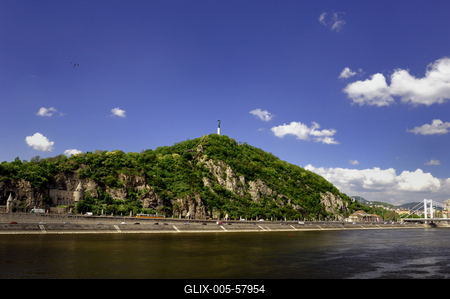 Budapest, a Gellért hegy és a Duna-stock-foto