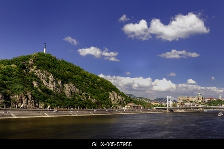 Budapest, a Gellért hegy és a Duna-stock-foto