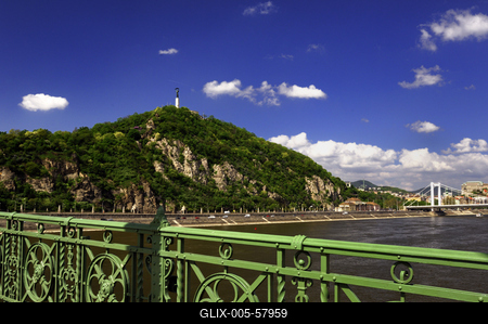 Budapest, a Gellért hegy és a Duna-stock-foto