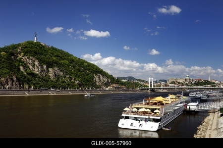 Budapest, a Gellért hegy és a Duna-stock-foto