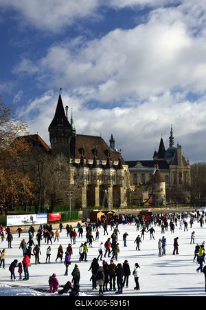 Korcsolyázók a Városligeti Műjégpályán-stock-foto