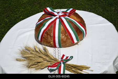 Új kenyér augusztusban.-stock-foto