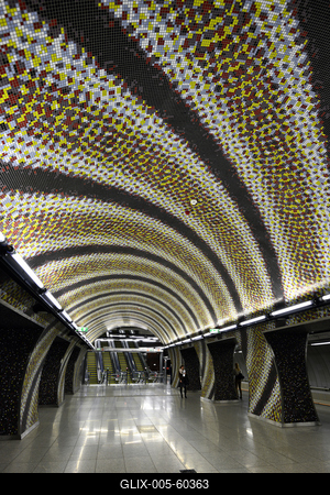 A 4-es metró Gellért téri állomása-stock-foto