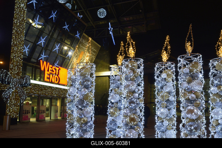 Karácsonyi fényekben a WestEnd City Center-stock-foto