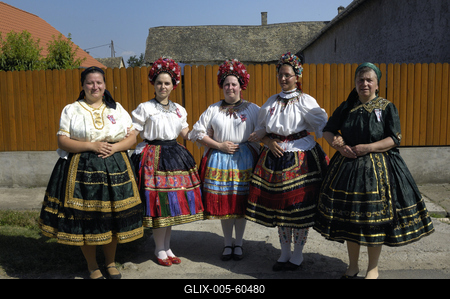 Sárközi népviselet-stock-foto