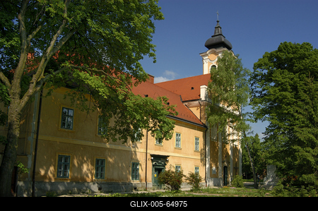 Bakonybél, Szent Mauríciusz-templom és monostor-stock-foto