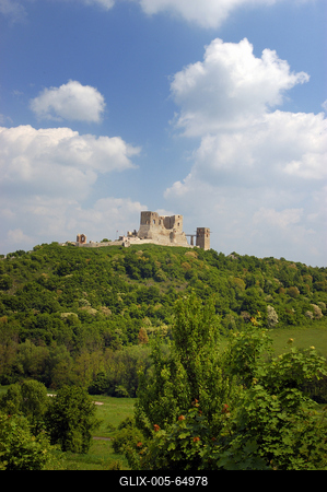 A Cseszneki Vár látványa a Bakony hegységben-stock-foto