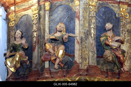 Felsőörsi prépostsági templom belső tere. A Balaton-környék legjelentősebb román-kori épülete a felsőörsi prépostsági templom.-stock-foto