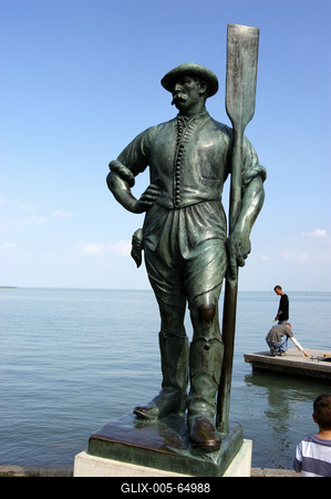 Balatonfüred, a halász és a révész szobra-stock-foto