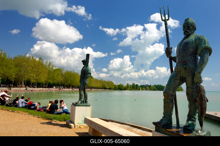 Balatonfüred, a halász és a révész szobra-stock-foto