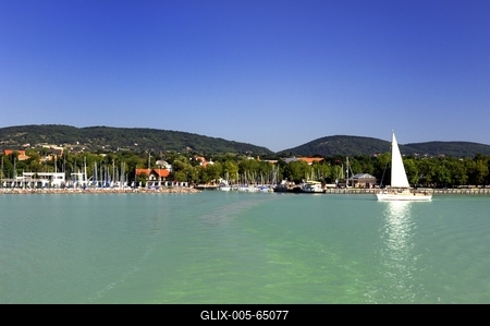 A Balaton part Balatonfürednél-stock-foto