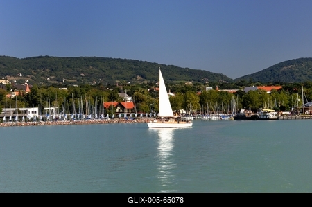 A Balaton part Balatonfürednél-stock-foto