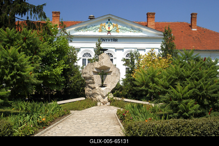 Városi Könyvtár és Művelődési Központ, Jászapáti-stock-foto