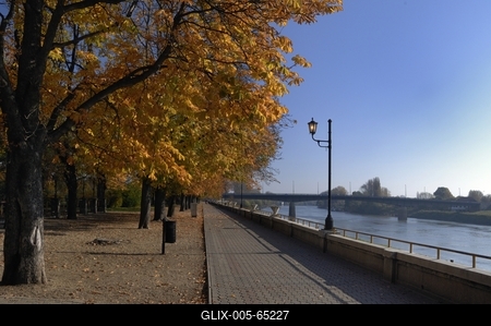 A szolnoki Tisza-híd-stock-foto