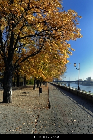 A szolnoki Tisza-híd-stock-foto