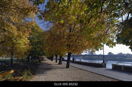 A szolnoki Tisza-híd-stock-foto