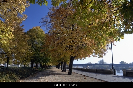 A szolnoki Tisza-híd-stock-foto