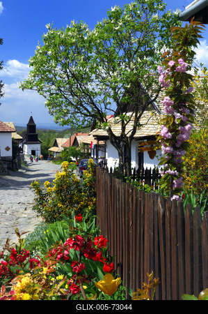 Hollókő-stock-foto