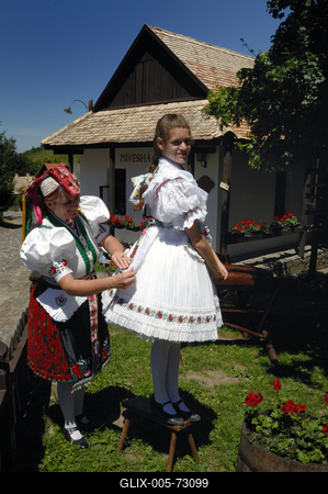 Hollókő-stock-foto