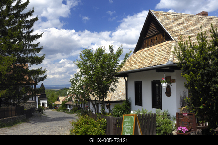 Hollókő-stock-foto