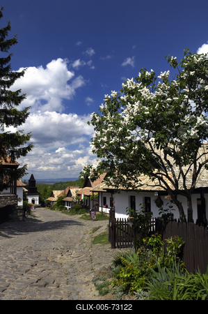 Hollókő-stock-foto