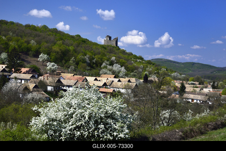 Hollókő-stock-foto