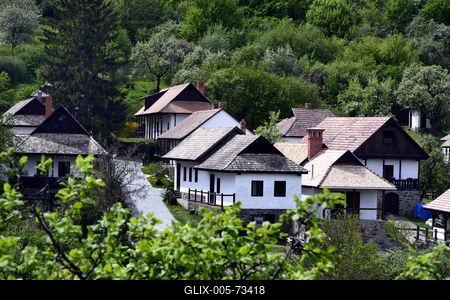 Hollókő-stock-foto