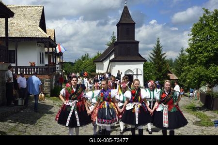 Hollókő-stock-foto