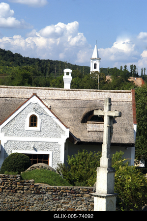 Salföld, hagyományos, népi építészetű lakóházak.-stock-foto