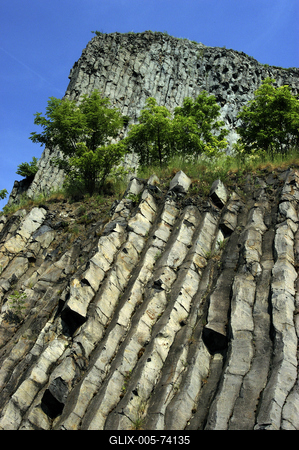 A Hegyestű bazaltoszlopai-stock-foto