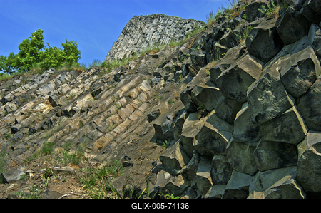 A Hegyestű bazaltoszlopai-stock-foto