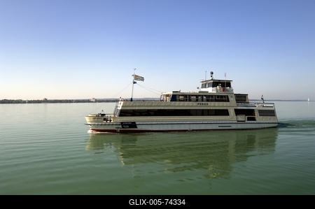 Sétahajó a Balatonon.-stock-foto