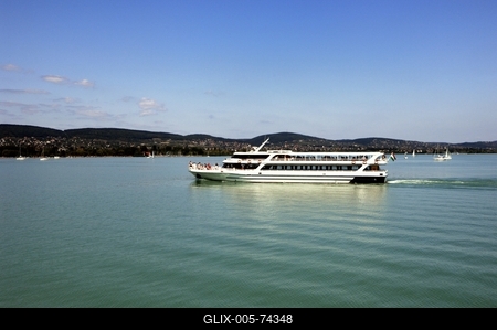 Sétahajó a Balatonon.-stock-foto