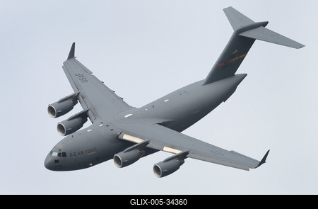 Amerikai óriásgép landolt Kecskeméten-stock-foto