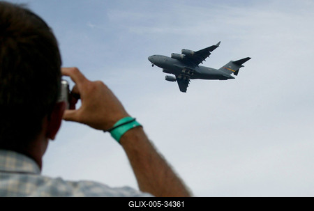 Amerikai óriásgép landolt Kecskeméten-stock-foto