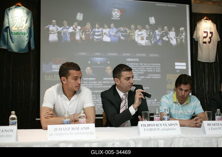 Jotékonykodnak a válogatott tagjai-stock-foto