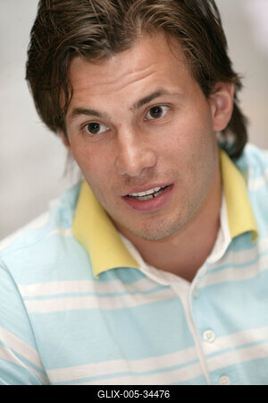 Jotékonykodnak a válogatott tagjai-stock-foto