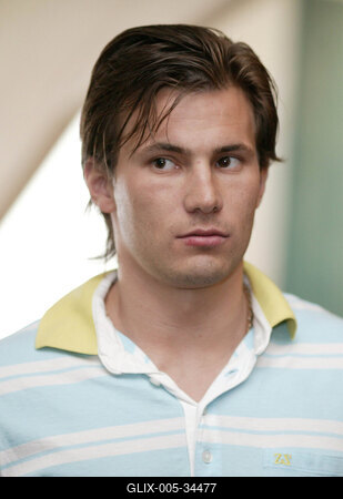 Jotékonykodnak a válogatott tagjai-stock-foto