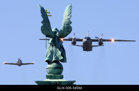 Tisztavatás a Hősök terén-stock-foto