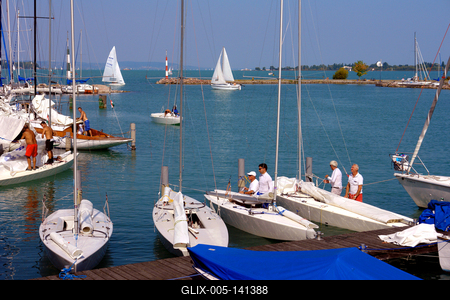 Balatonföldvár, vitorláskikötő-stock-foto