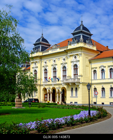 Kisújszállás, Városháza-stock-foto