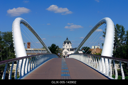 Szolnok, Tiszavirág-híd-stock-foto