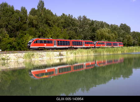 Siemens Desiro vonat a Balatonnál-stock-foto