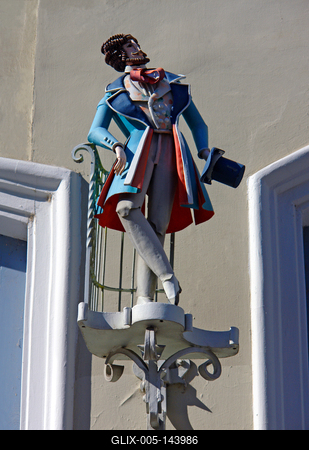 Ruházati bolt cégére Székesfehérváron-stock-foto