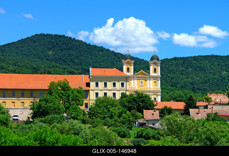 XVIII. században barokk stílusban épült templom Márianosztrán, a Börzsönyben-stock-foto