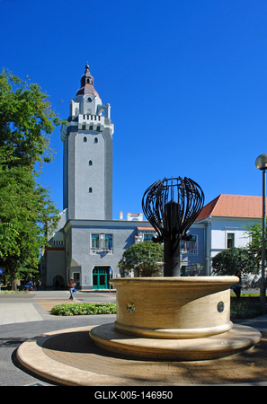 Városháza épülete Kiskunhalas központjában-stock-foto
