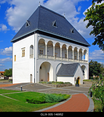 A felújított Báthori-kastély Nyírbátorban-stock-foto