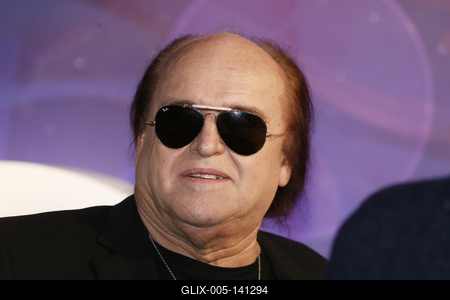 Elindult A Dal 2018. A korábbról ismert zsűritagok, Frenreisz Károly és Both Miklós mellé idén Schell Judit és Mező Misi ül be a zsűri székébe. A műsorvezetők Rátonyi Kriszta és Fehérvári Gábor Alfréd, Freddie lesznek.-stock-foto